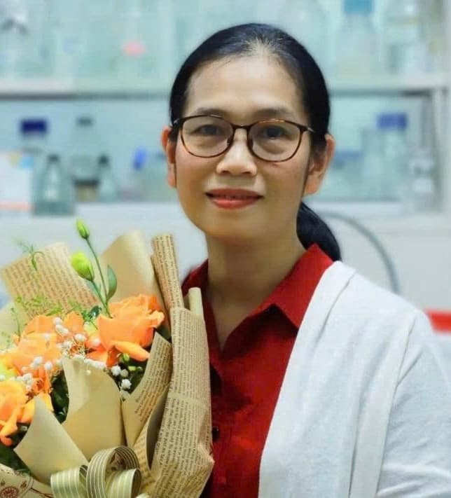 Assoc. Prof. Dr. Dinh Thuy Hang